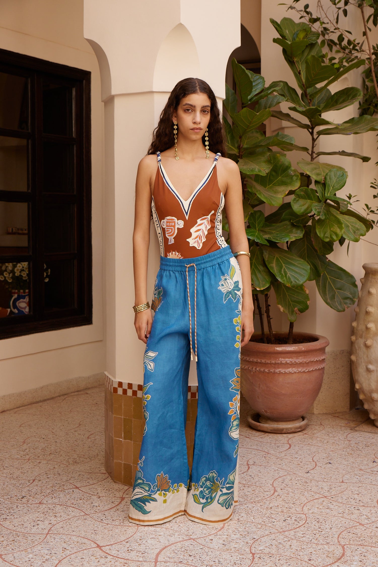 SOLEIL D'AMOUR V NECK ONE PIECE