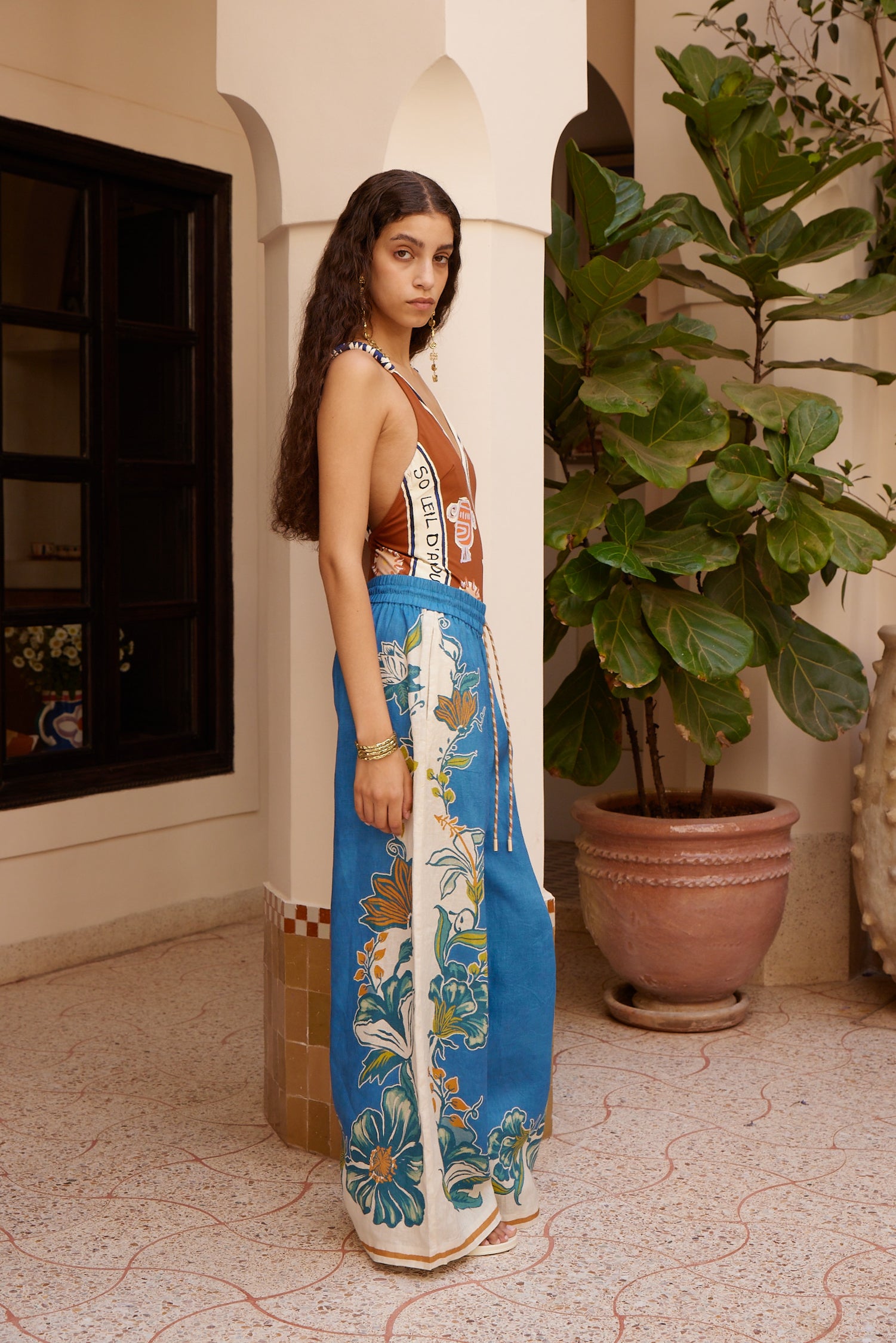 SOLEIL D'AMOUR V NECK ONE PIECE