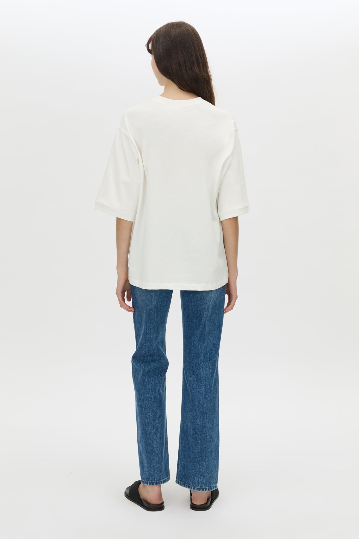 Larissa logo tee