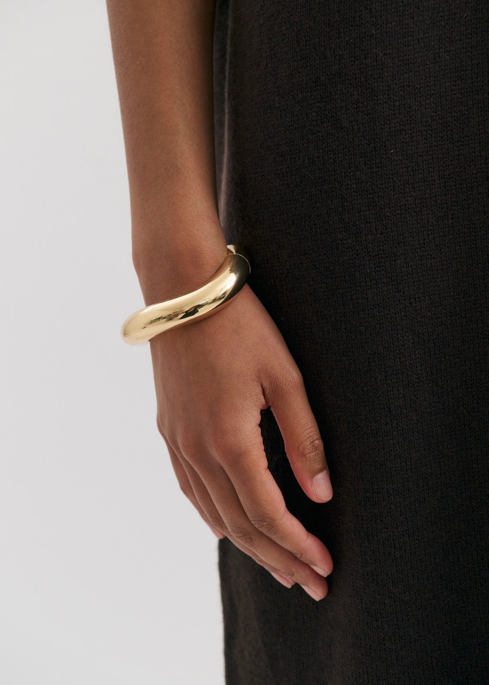 Anna Rossi Medium Warped Bangle | Gold