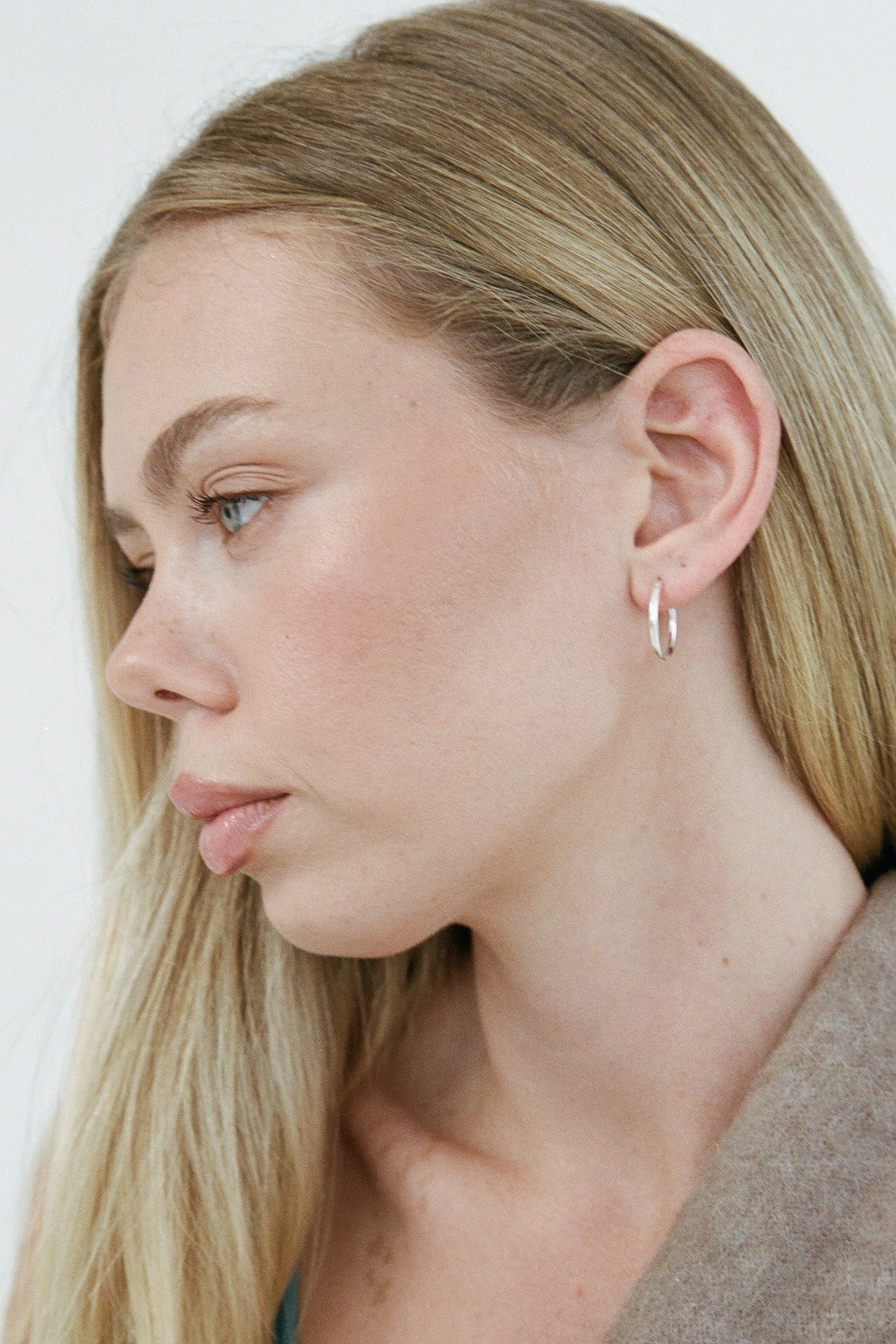 Porter 90s Hoop 20mm | White Gold