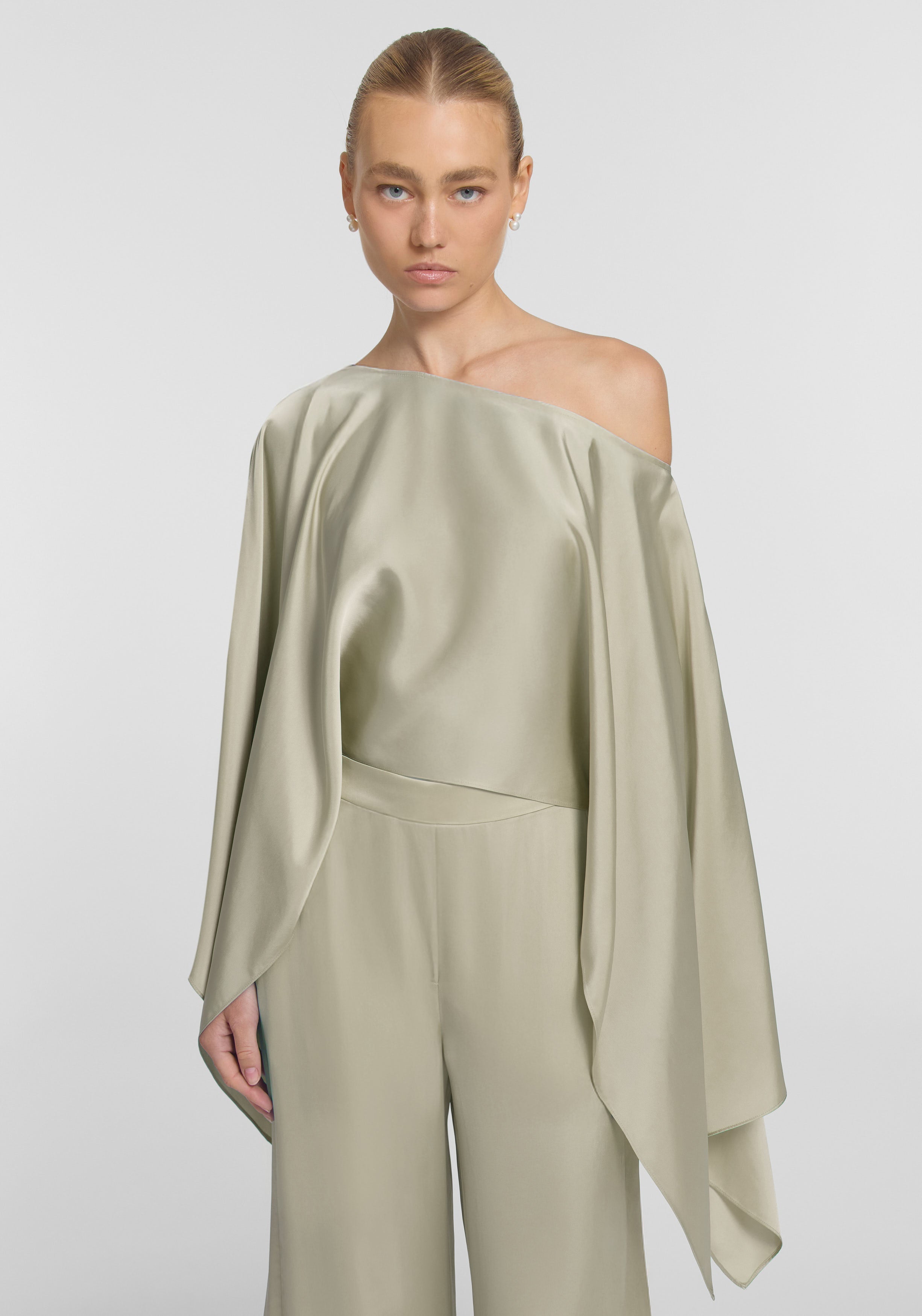 Romance Cape Top