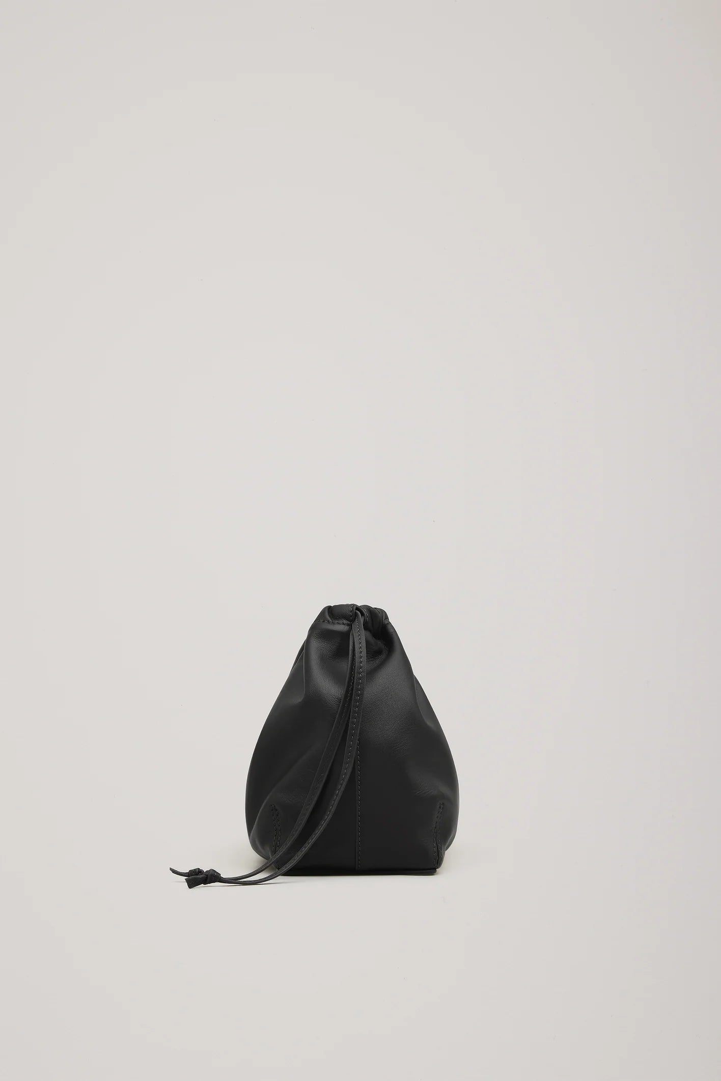 A.Emery The Tobey Shoulder Bag | Black