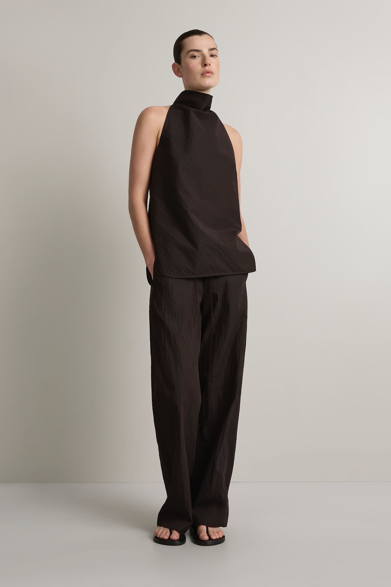 A.Emery Allen Top | Bistre