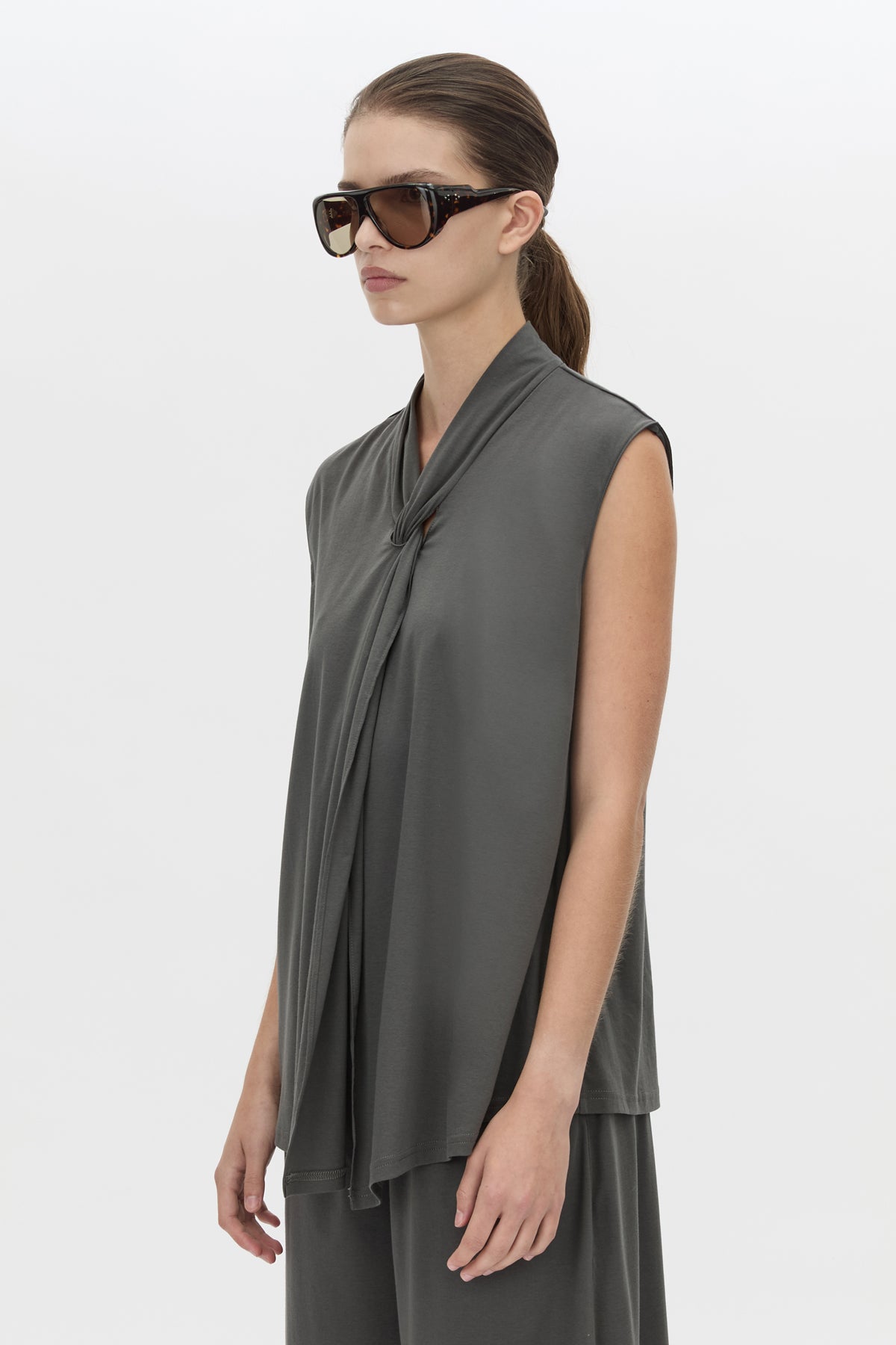Senae draped knot slvless top