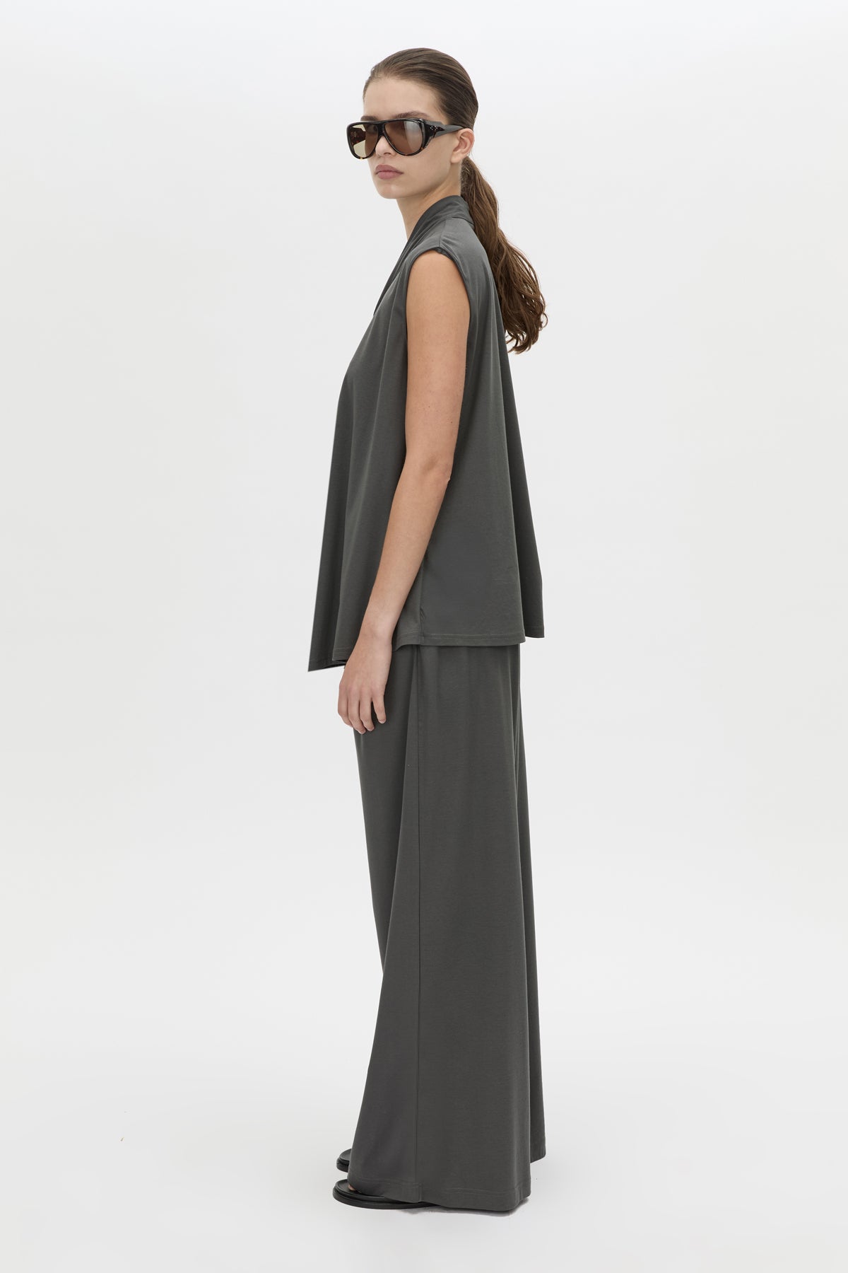 Senae draped knot slvless top