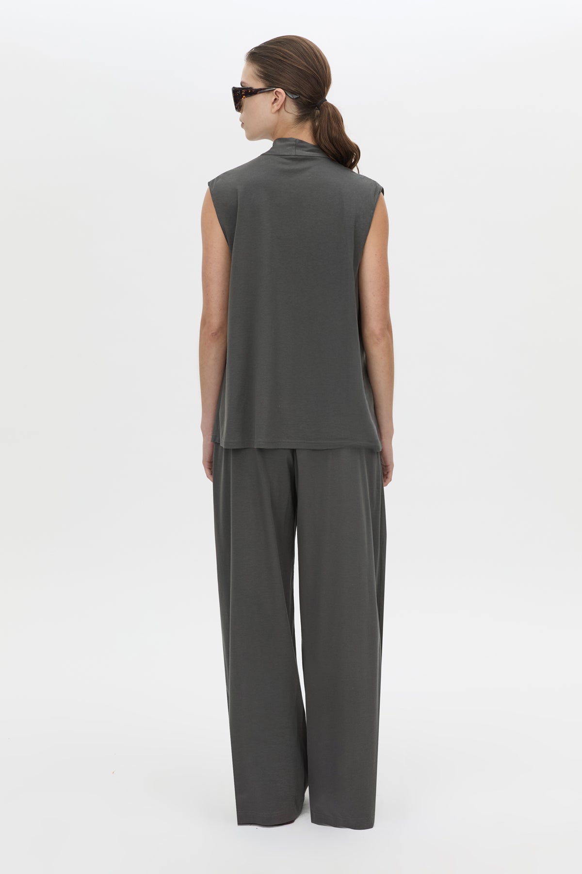 Senae draped knot slvless top