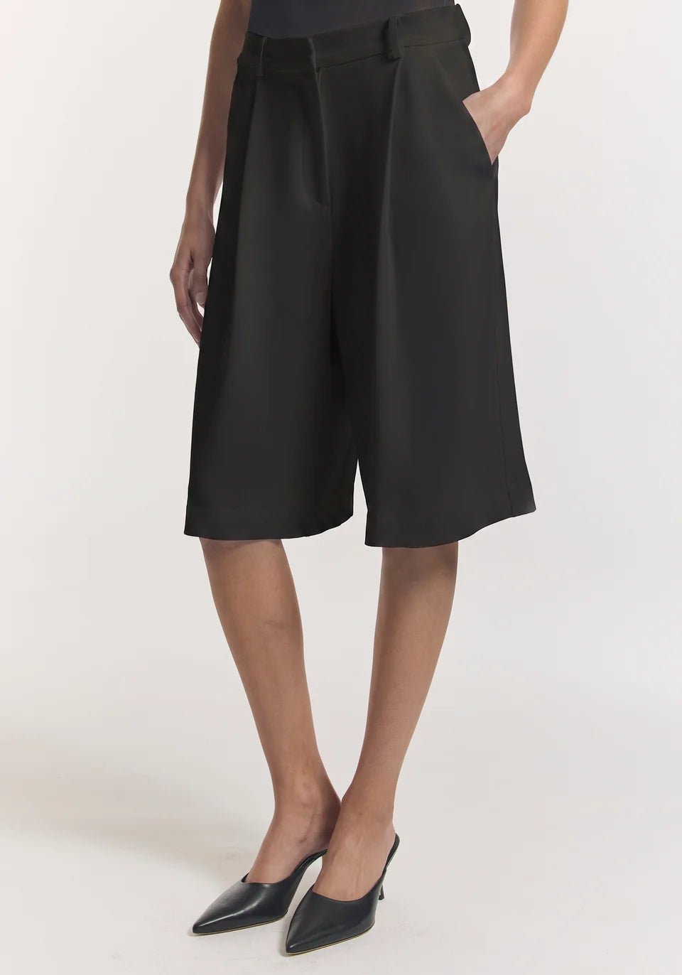 Viktoria & Woods Monologue Short | Black