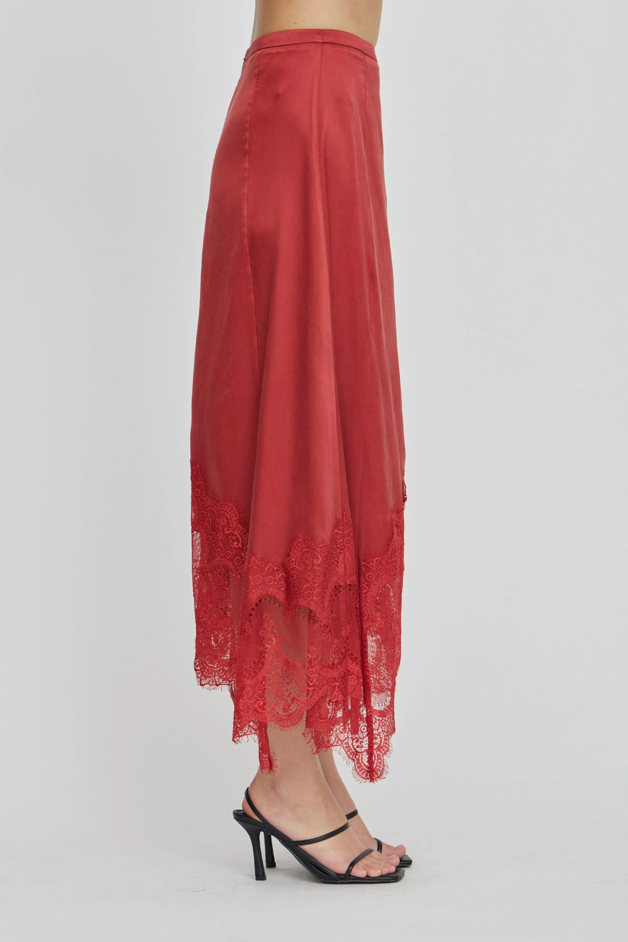 Third Form Visions Handkerchief Skirt | Crimson
